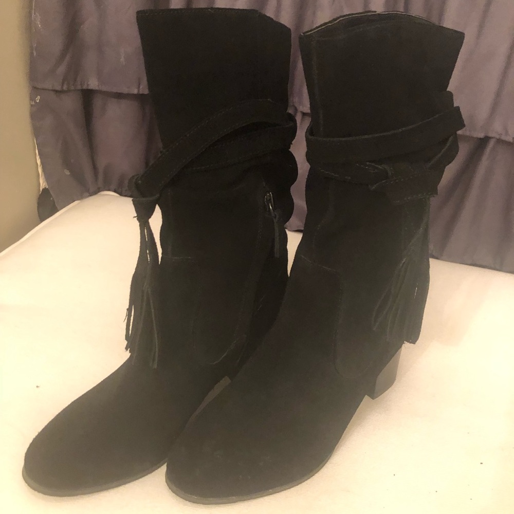 Tahari Johnny Suede Boots 7.5 Black
